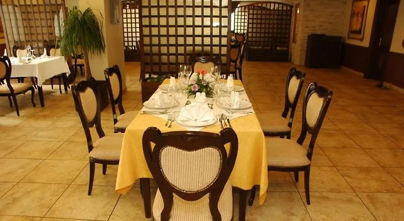 منازل العين جراند فندق